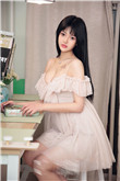 坐在学长的棒子上写作业
