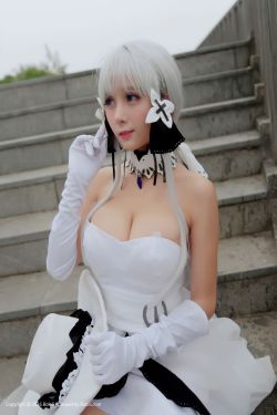 蜘蛛网中的女孩